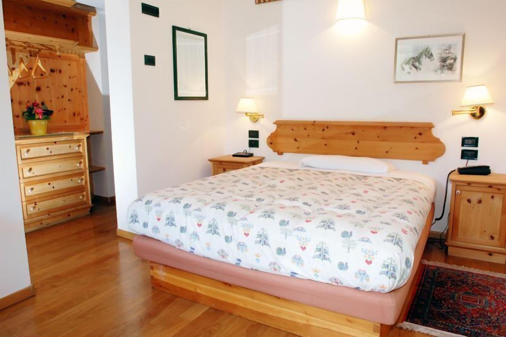 Laurino Hotel Moena Bagian luar foto